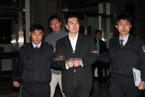 김경준은 2007년 11월 18일 주가조작 및 사기사건으로 구속되었다. 사진=비즈한국DB