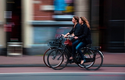 도심에서 자전거로 출퇴근할 때는 시속 12~20km가 적당하다.