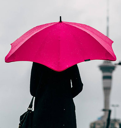 시속 117km의 강풍을 견디는 영국의 블런트(Blunt) 우산. 사진=블런트 페이스북