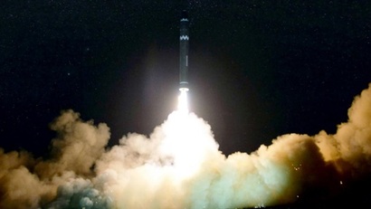 지난 11월 29일 새벽 북한의 평성 인근 지역에서 발사된 화성-15형 대륙간탄도미사일. 사진=조선중앙통신