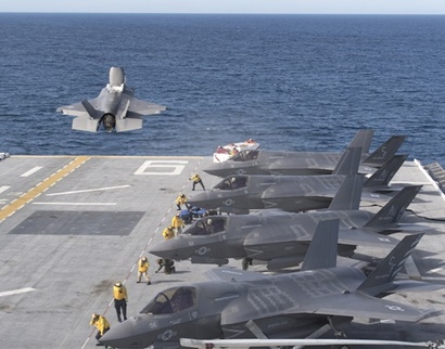단거리이륙 및 수직착륙 스텔스 전투기인 F-35B를 함상에서 운용하기 위해서는 최소 200m 이상의 활주거리가 필요한 것으로 군사전문가들은 추정하고 있다. 사진=록히드마틴