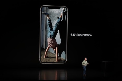 아이폰 XS 맥스는 지금까지 나온 아이폰 중 가장 큰 화면을 자랑한다. 사진=최호섭 제공