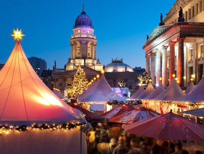 베를린에서 가장 아름답기로 유명한 젠다르멘 광장 크리스마스 마켓. 크리스마스 마켓이 시작됐다고 알려진 독일에서는 11월 말부터 수많은 크리스마스 마켓이 열리는데 베를린에만 70여 개 이상이 있을 정도다. 사진=visitberlin 홈페이지