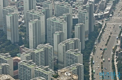 강남은 1990년대부터 대한민국 최고의 입지로 떠올랐다. 서울 강남 일대 아파트 전경. 사진=고성준 기자