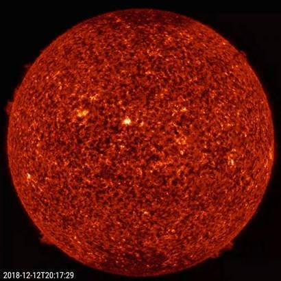 홀로 50억 년째 타오르는 태양을 ‘​50억 년째 모태 솔로’​, ‘​우주급 독거노인 별’​이라고 표현하는 것이 과연 올바를까. 사진=NASA/GSFC/Solar Dynamics Observatory