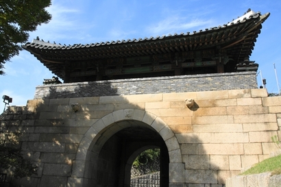 서울성곽의 시작점인 창의문. 인조반정 당시 반정군이 바로 이곳을 통과해서 궁궐로 향했다. 사진=구완회 제공