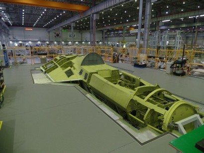 한국형 전투기 즉 KF-X의 전방 및 중앙 동체 일부가 조립된 모습. 사진=KAI 제공