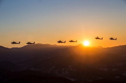 지난 3월 31일 방위사업청은 방위사업추진위원회를 열어 ‘대형공격헬기 2차 사업’을 추진하기로 했다. 사진=육군 제공