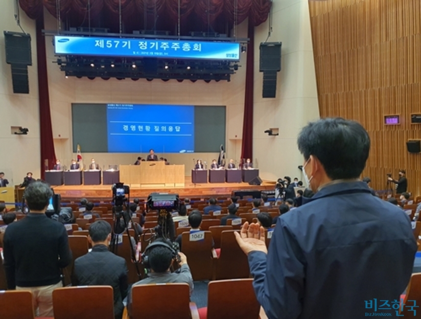 경기 침체에 잠기는 곳간 5대 상장 건설사 결산 배당은 비즈한국