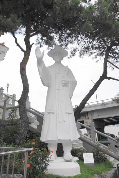 한강변의 새남터 순교성지는 한국인 최초의 신부 김대건 신부가 순교한 곳으로 유명하다. 새남터 순교성지에 세워진 김대건 신부 동상. 사진=구완회 제공