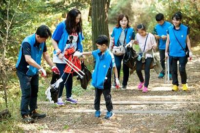 삼천리는 사회공헌활동의 일환으로 친환경 캠페인 ‘Clean Day’를 펼치며 청정자연보존에 노력하고 있다. 사진=삼천리 제공