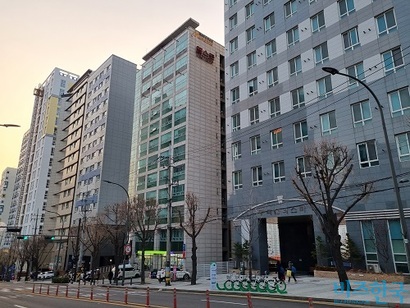 오피스텔 매매가를 전세가가 추월하면서 ‘깡통전세’ 우려도 커지고 있다. 서울의 오피스텔 밀집지역 모습으로 기사의 특정 내용과 관련 없다. 사진=강은경 기자