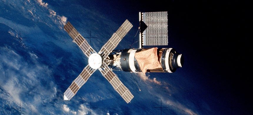 지구 주변 궤도를 도는 스카이랩 우주정거장의 운용 당시 모습. 사진=NASA