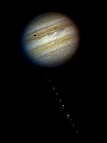 1994년 목성 근처를 지나가던 슈메이커-레비 혜성이 부서지면서 목성의 구름 속으로 떨어지는 모습을 포착했다. 사진=Hubble Space Telescope Comet Team