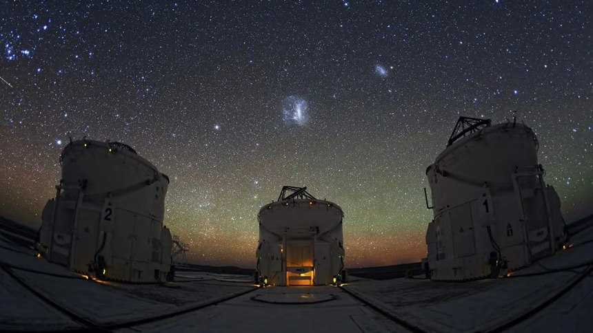 마젤란은하는 남반구 하늘에서 보이는 대표적인 위성은하다. 사진=ESO