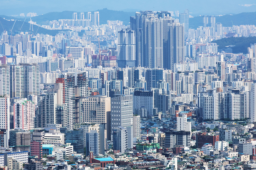 서울 남산에서 바라본 서울 시내 아파트 단지 모습. 사진=연합뉴스