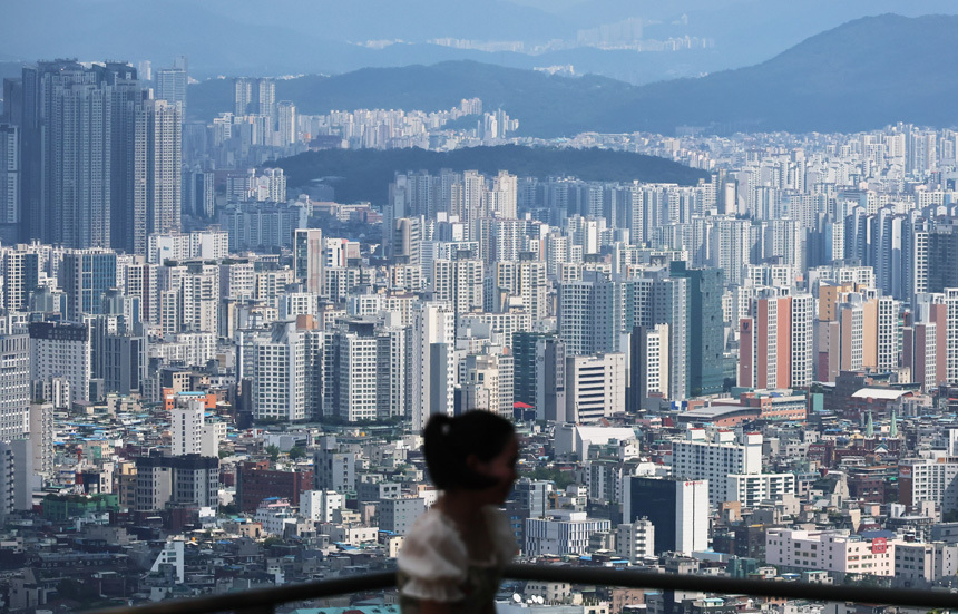 서울 남산에서 바라본 서울 시내 아파트 단지 모습. 사진=연합뉴스