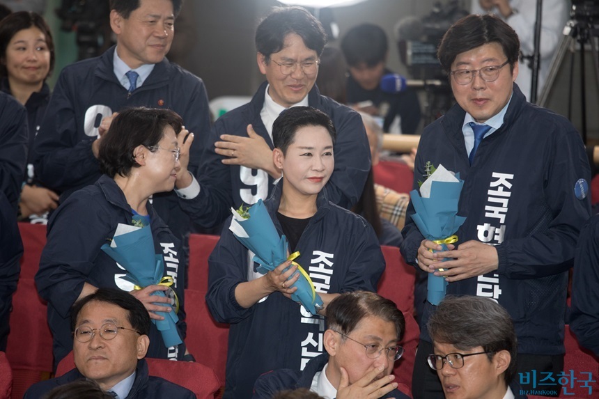 [K팝: 이상한 나라의 아이돌] '리아'가 겪은 불공정, '김재원'이 바꿀 것