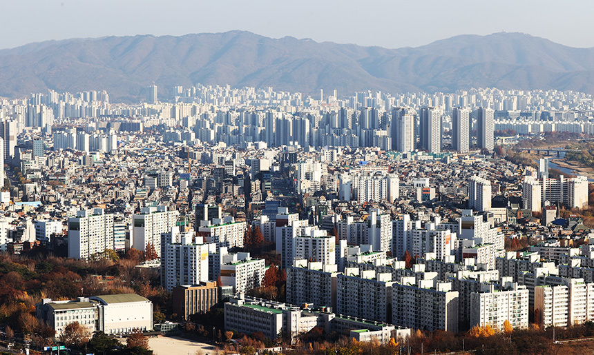 서울 강남구 삼성동 아셈타워에서 바라본 강남 일대 아파트 단지 모습. 사진=연합뉴스