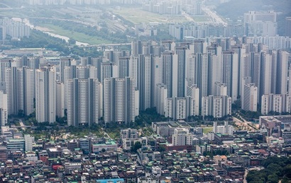 서울 송파구 롯데월드타워에서 바라본 서울 아파트 단지 및 주택가. 사진=최준필 기자